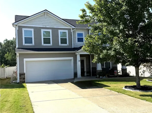 905 Amanda Dr, Sanford, NC 27330
