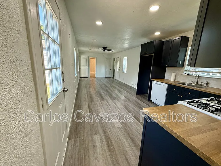 1617 Meadowbrook Dr — Photo 3