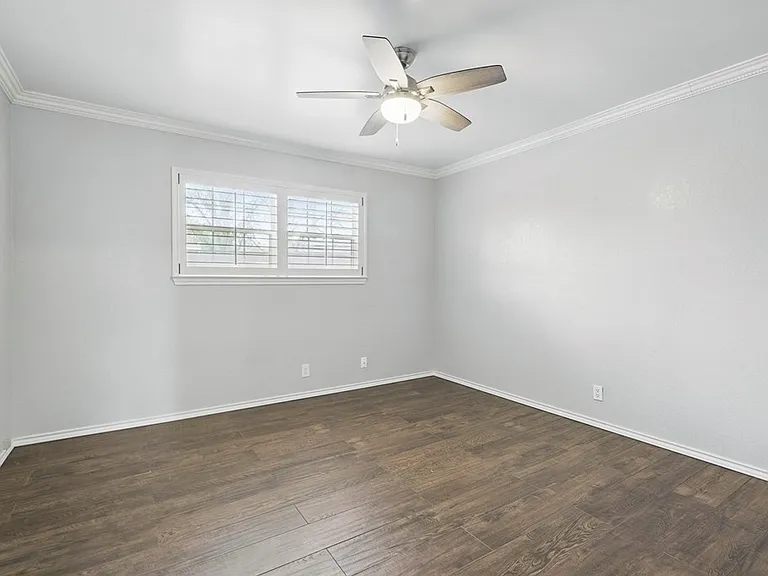 2404 Goddard Ct — Photo 23