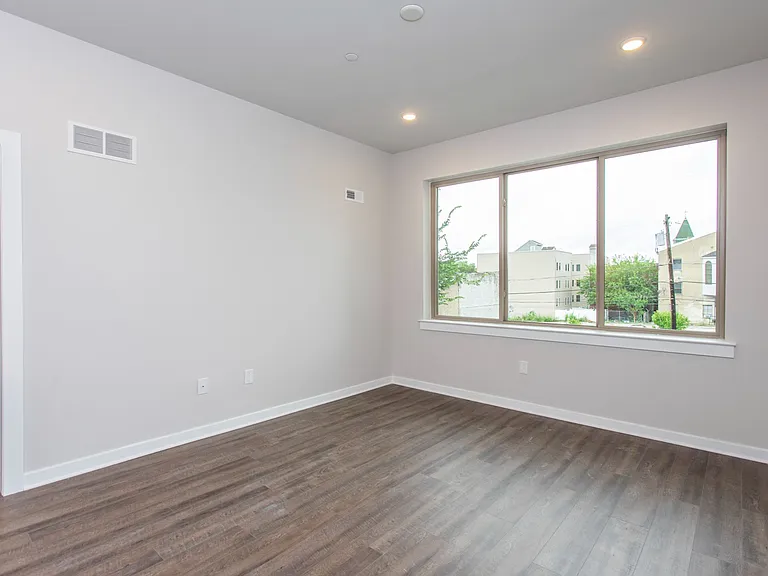 1227-29 N 7th St #3E — Photo 8