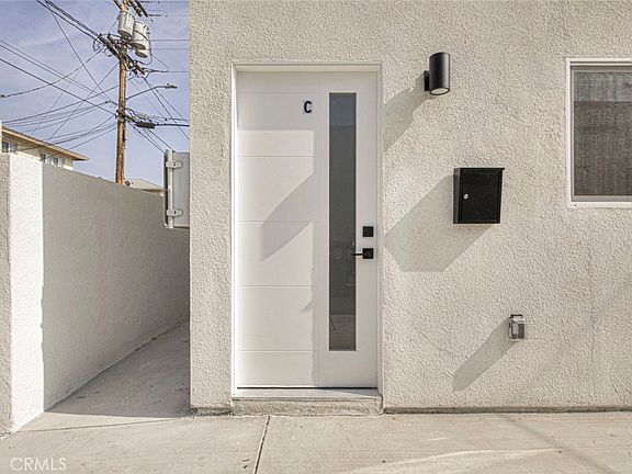 4th image of 1070 Allen Ave #C