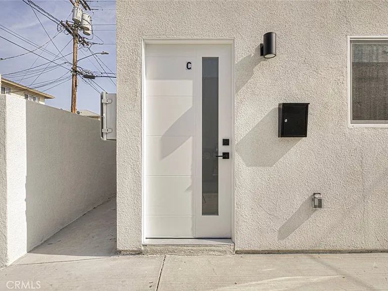 1070 Allen Ave #C — Photo 4