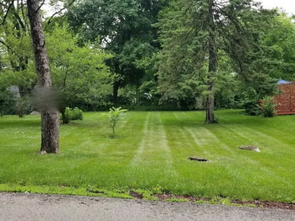 34817 N Oakside Ave, Ingleside, IL 60041