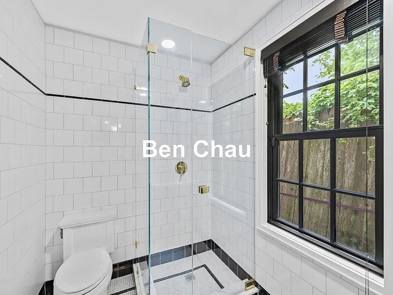 208 Windsor St #SINGLE HOUSE — Photo 8