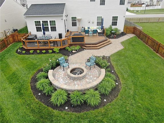 4th image of 7104 Bluestream Dr