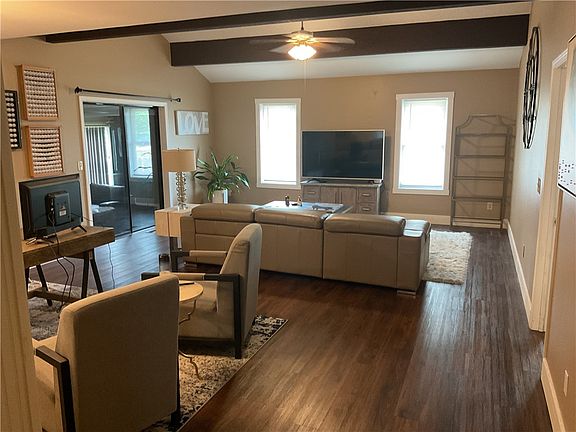 3rd image of 1800 Capps Rd APT 8
