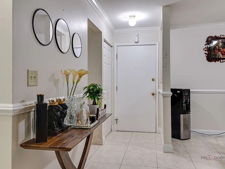 Orchard Apartments — Photo 3