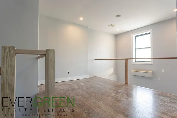 Rented by Evergreen Apartments BK | media 19