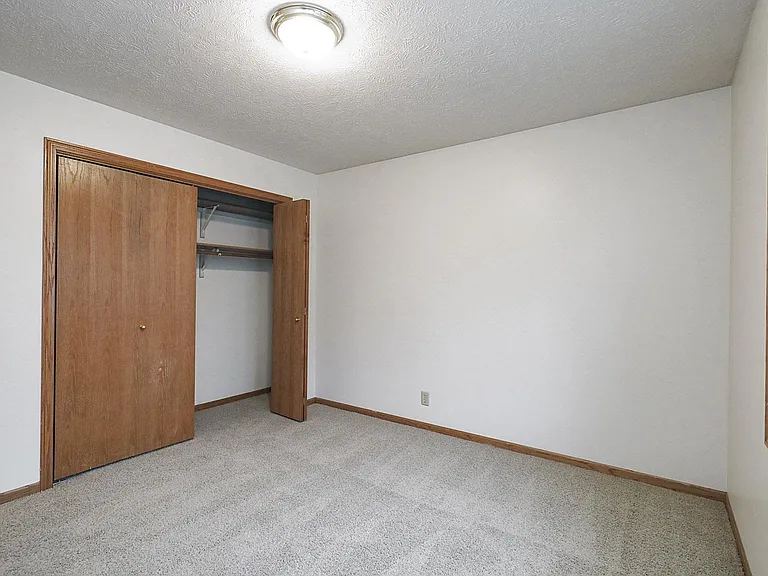 1107 Knox St — Photo 7