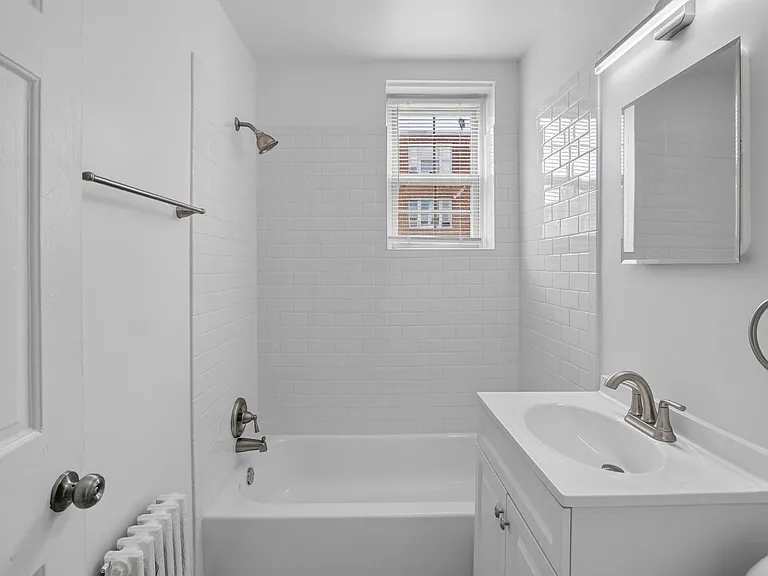 1441 Somerset Pl NW #202 — Photo 12