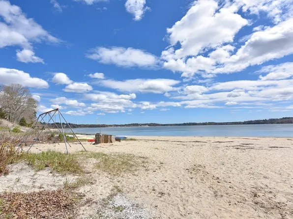 91 Cohasset Rd, Buzzards Bay, MA 02532