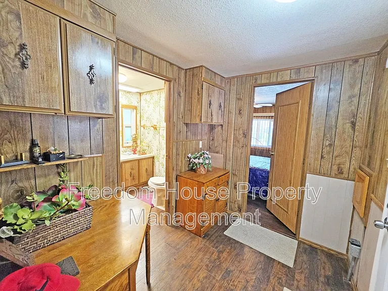 6901 N Mountain Vw #1 — Photo 15