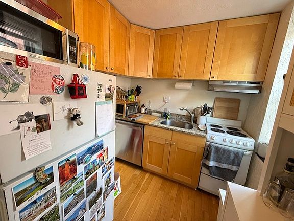 4th image of 35 Charter St #8