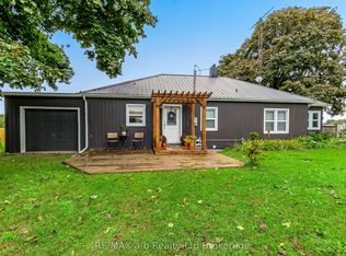 2237 Pinegrove Rd, Norfolk County, ON N4B 2W4