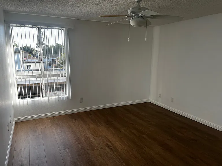 Beachwood Village Apartments — Photo 128