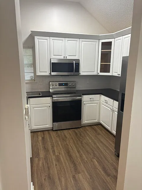 3 bed, 1596 sqft, $1,775 — Photo 3