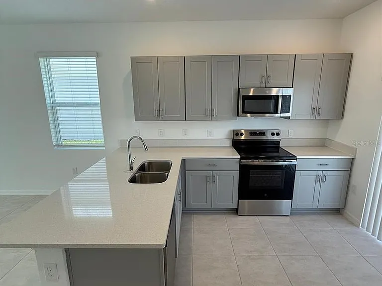 2976 Skyline Loop — Photo 8