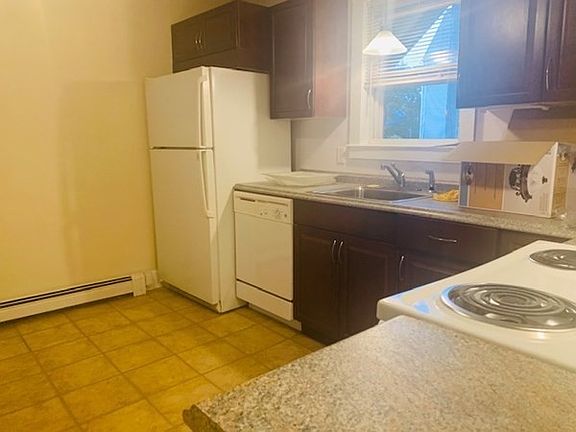 3rd image of 403 Washington St #1