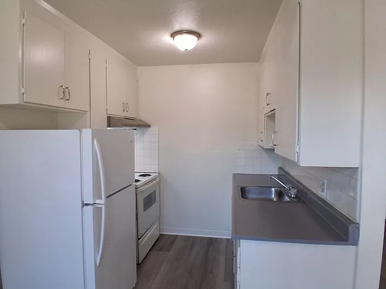 EastGate Gardens Apts — Photo 2