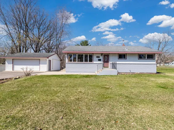 819 9th Ave, Anoka, MN 55303