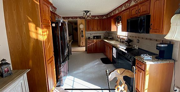 4th image of 5501 Tanglewood Dr
