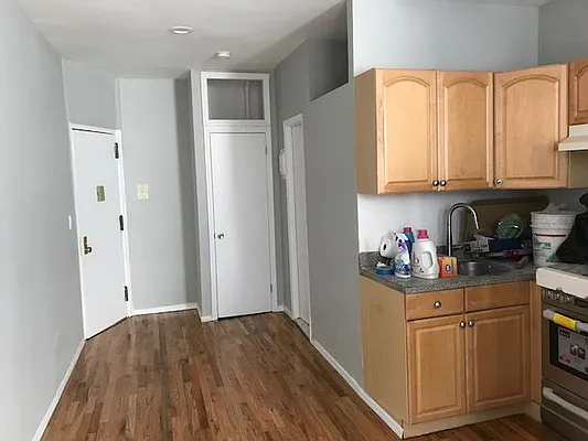 Rented by Salon Realty Corp | media 12