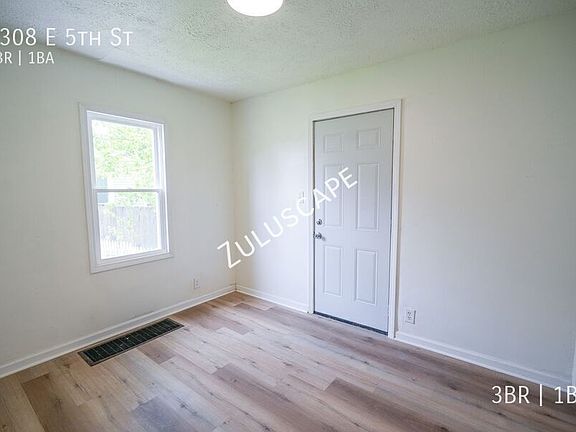 5th image of 2308 E 5th St