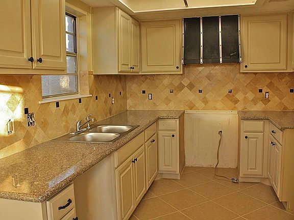 5th image of 1343 Oakengates Dr