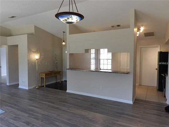 3rd image of 2844 N Juliet Dr