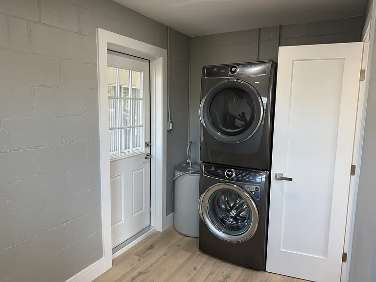 3104 Saint Clair Ave — Photo 18