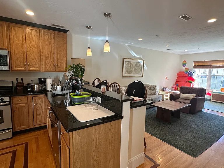 8 Grant St #20 — Photo 16