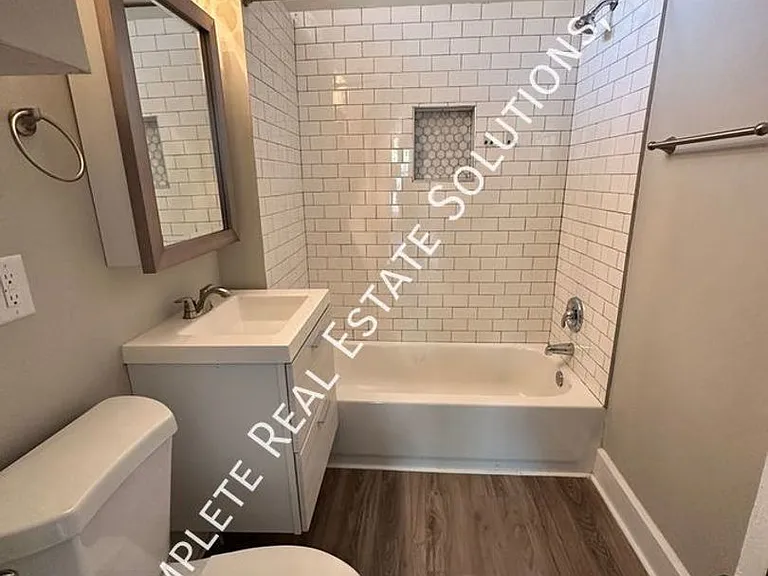 428 N Bancroft St — Photo 17