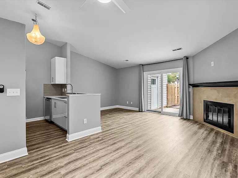 2653 Cottage Pl — Photo 4