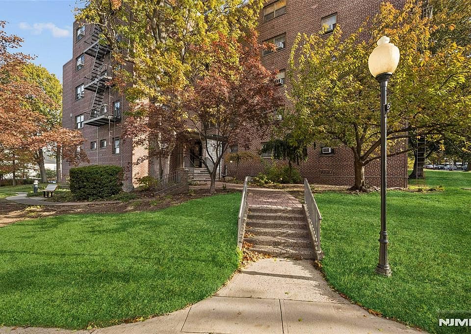 1st image of 501 Linwood Dr APT 2H