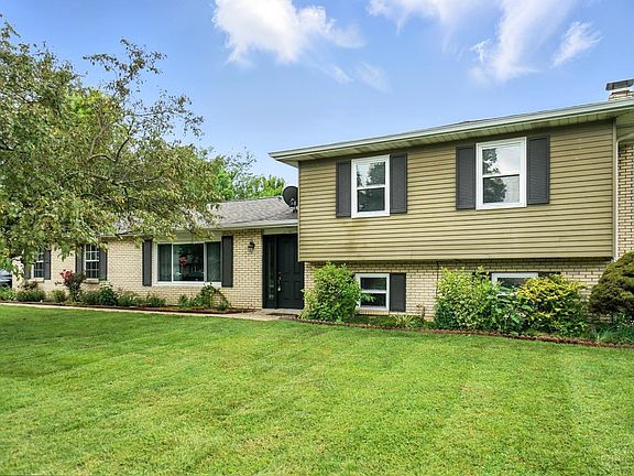 2nd image of 1 Woodbrook Ct