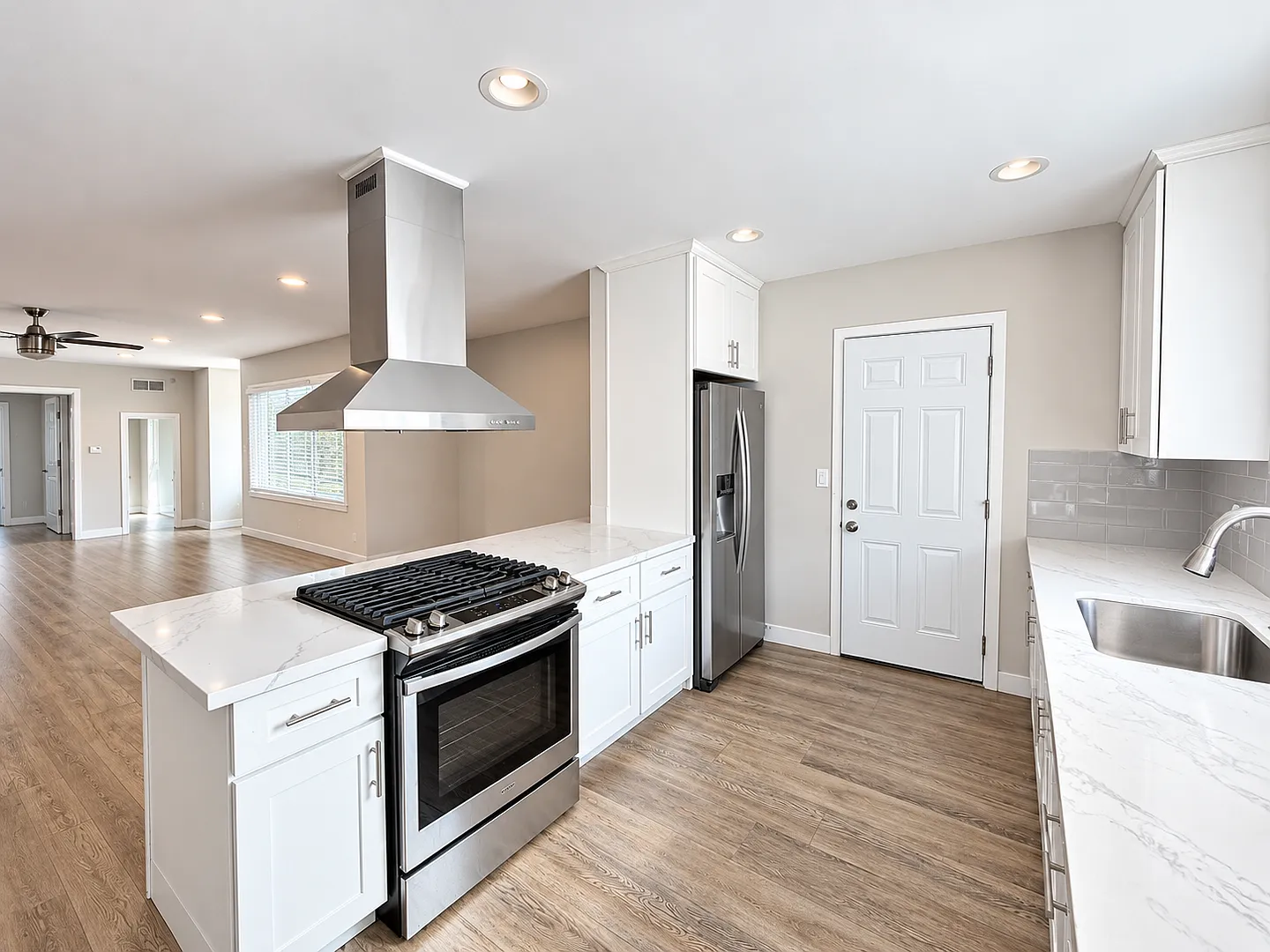 5606-5608 Mary Lane Dr. — Photo 4