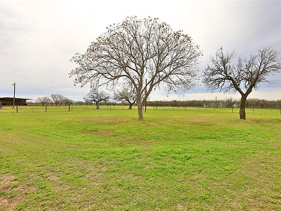 4th image of 630 County Road 152