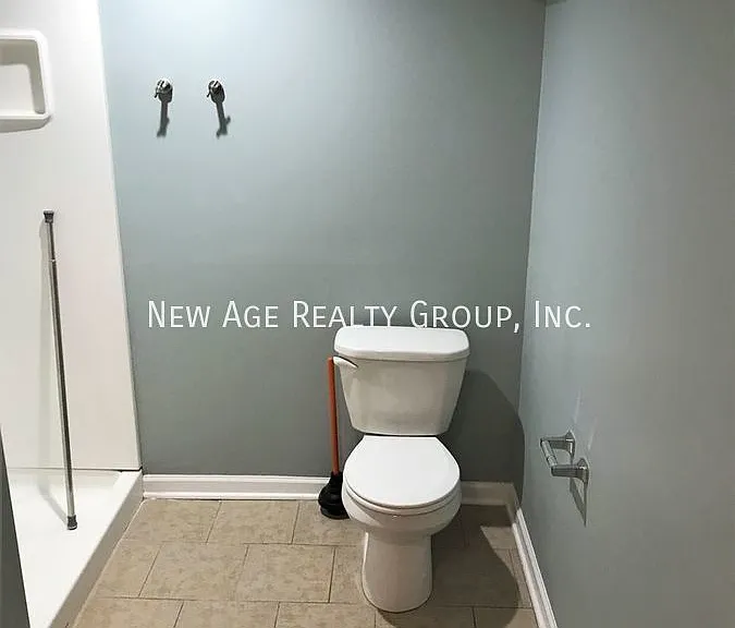 244 W Girard Ave #2 — Photo 7