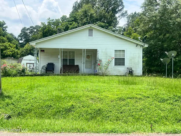 712 Cemetery Rd, Edwards, MS 39066