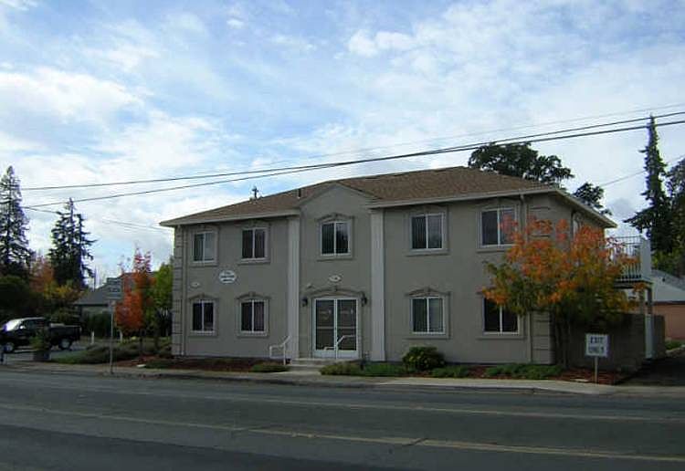 2nd image of 1101 N Main St