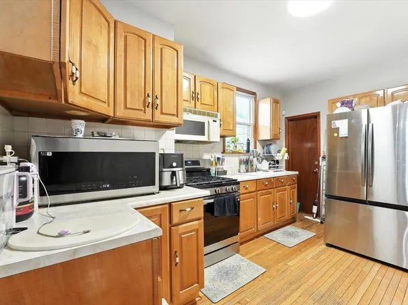 175 Van Winkle Avenue image 5 of 14