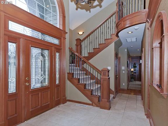 2nd image of 6830 NE Willowgrove St
