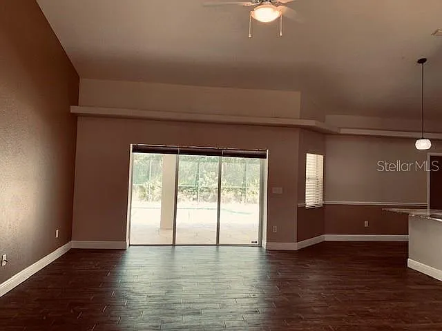 4 bed, 3.0 bath, 2127 sqft, $2,700 — Photo 4