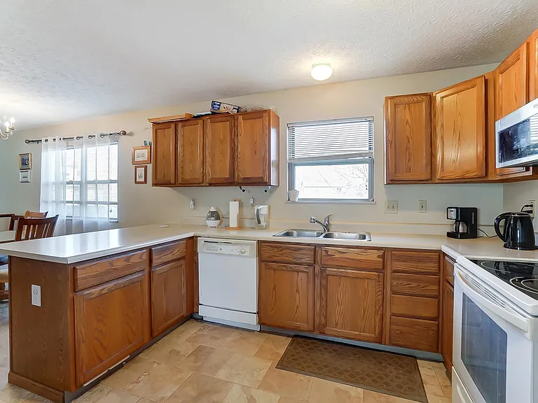 4056 Brookrun Dr — Photo 9