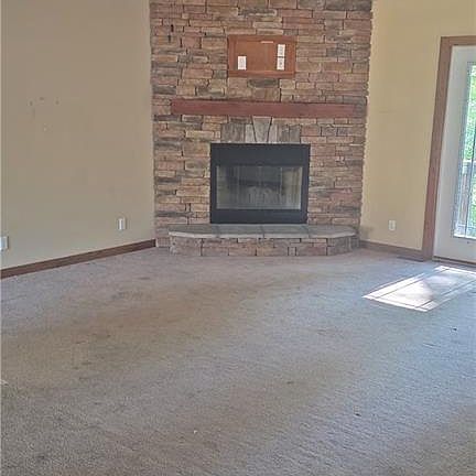 3rd image of 526 Jimmy Creek Rd
