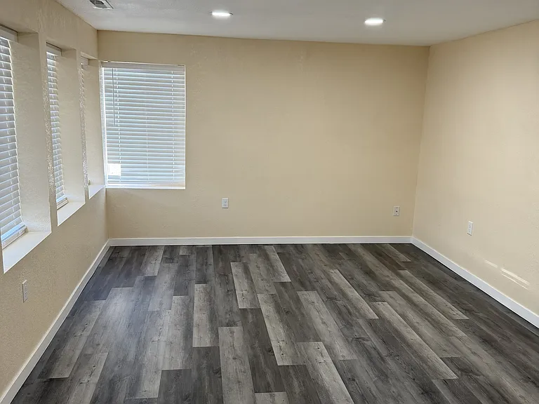1385 US Highway 87 E #36 — Photo 3