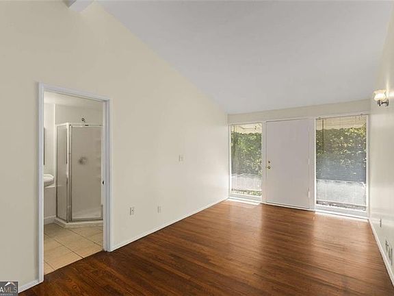 5th image of 2132 Fairway Cir NE