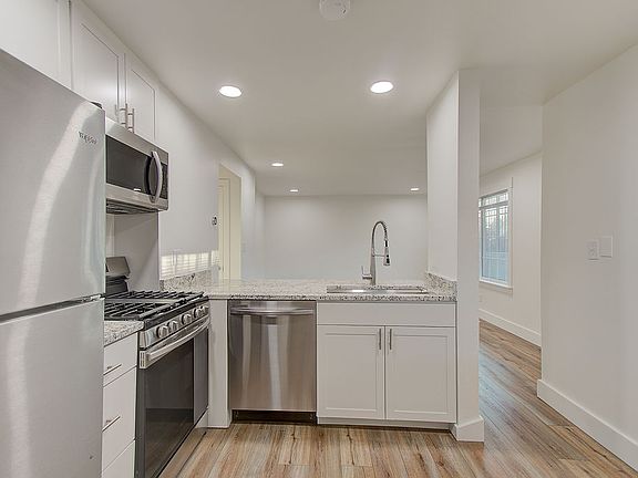 2nd image of 863 E 200 S APT 2
