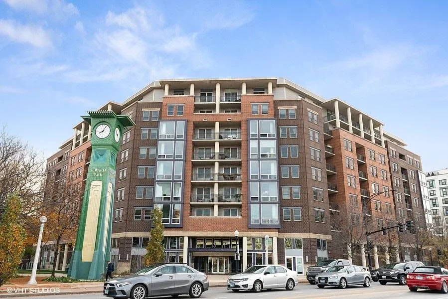 1 bed, 714 sqft, $2,000 — Photo 3