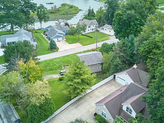 3rd image of 304 Riverside Dr